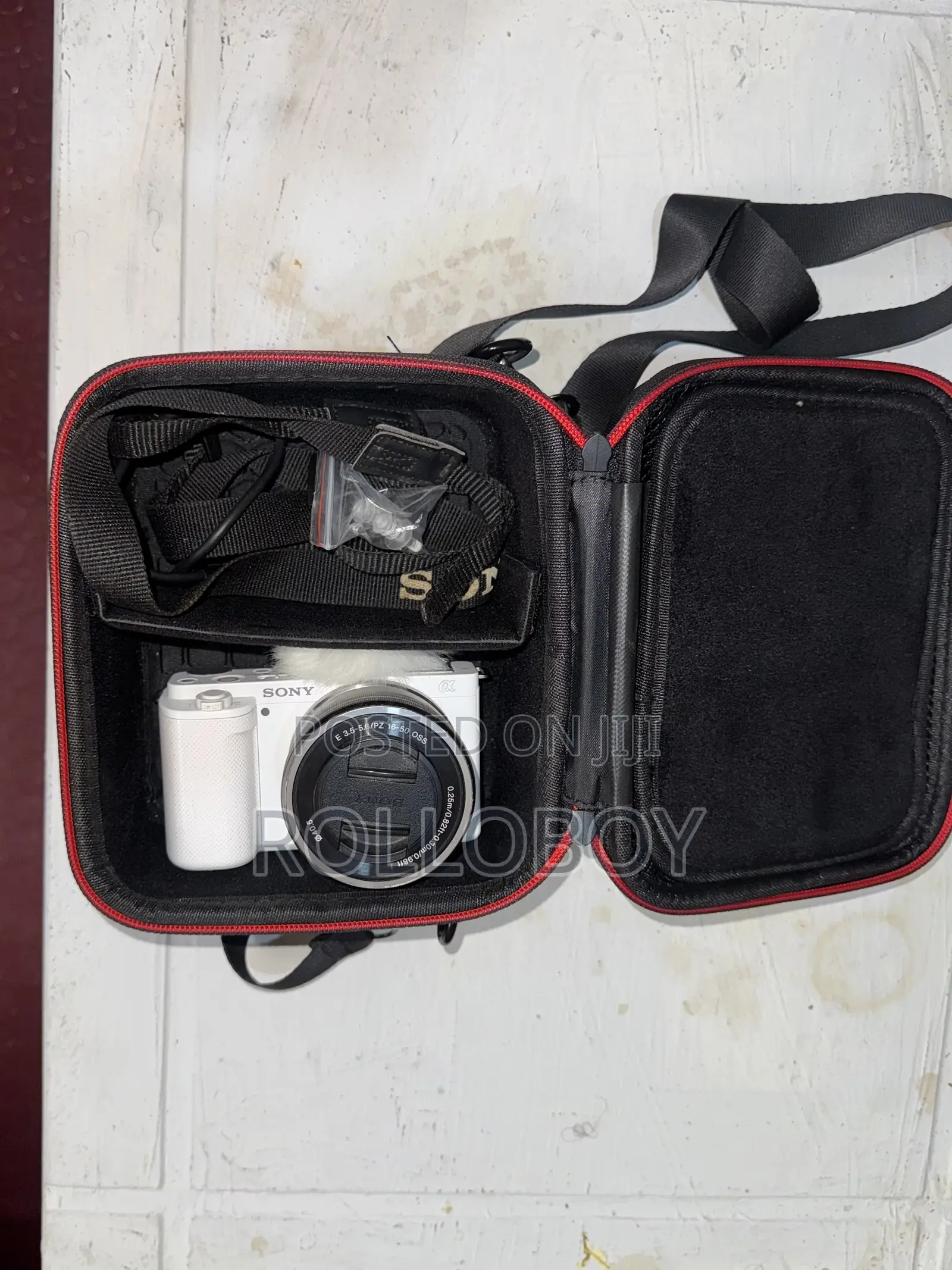 Sony Zv-E10 Mirror Less Urgent