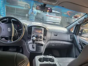 Hyundai Starex 2016 Silver