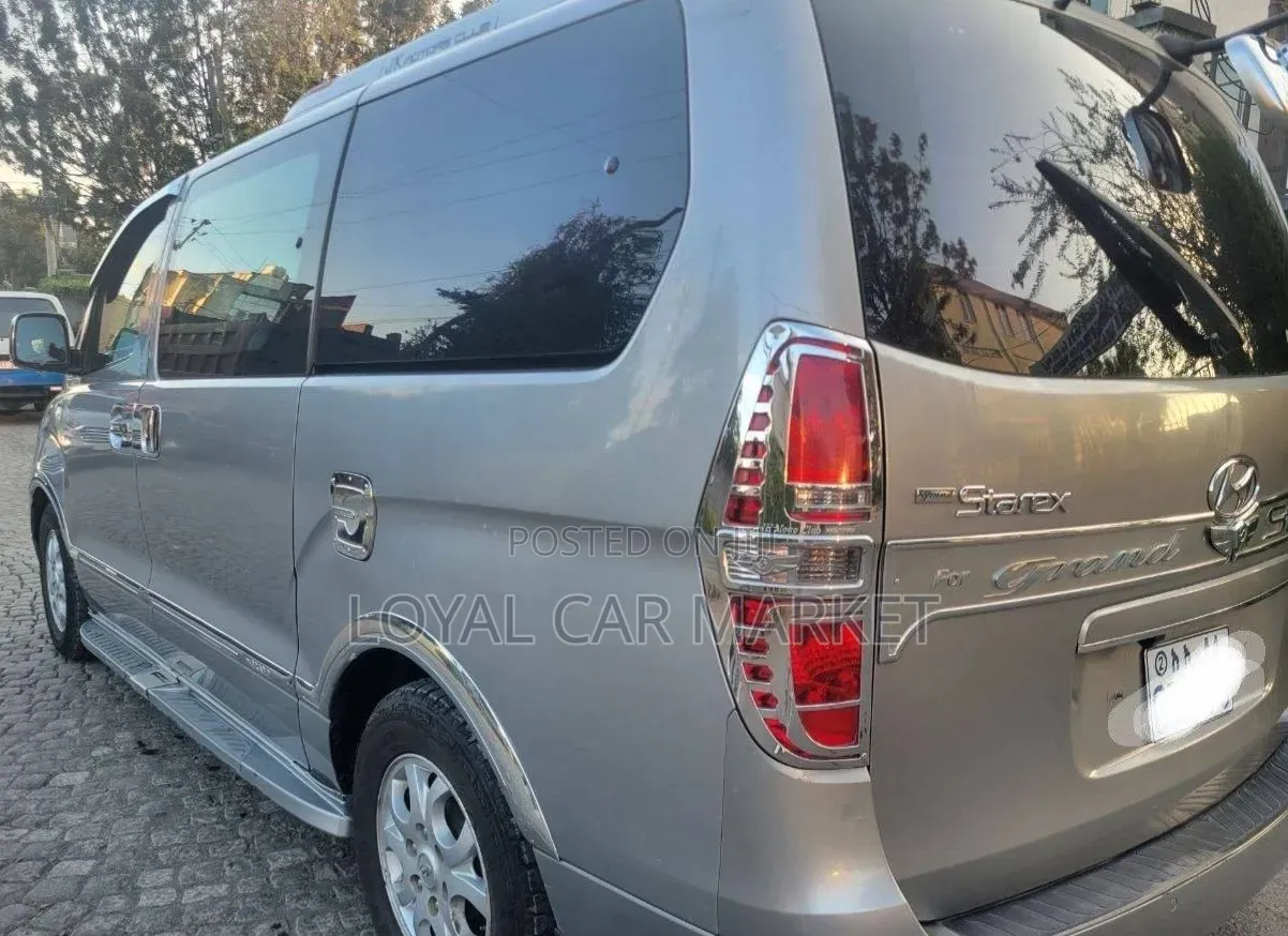 Hyundai Starex 2016 Silver