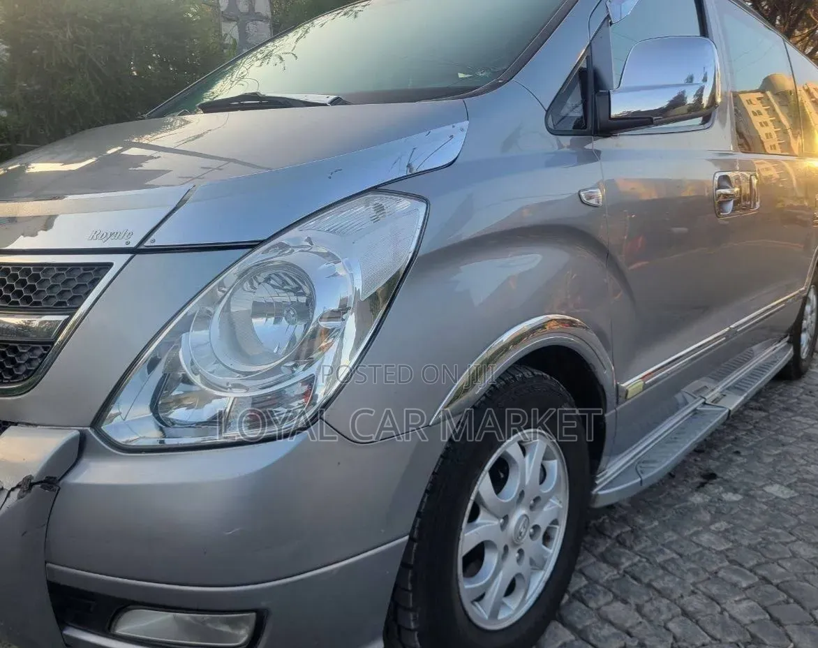 Hyundai Starex 2016 Silver