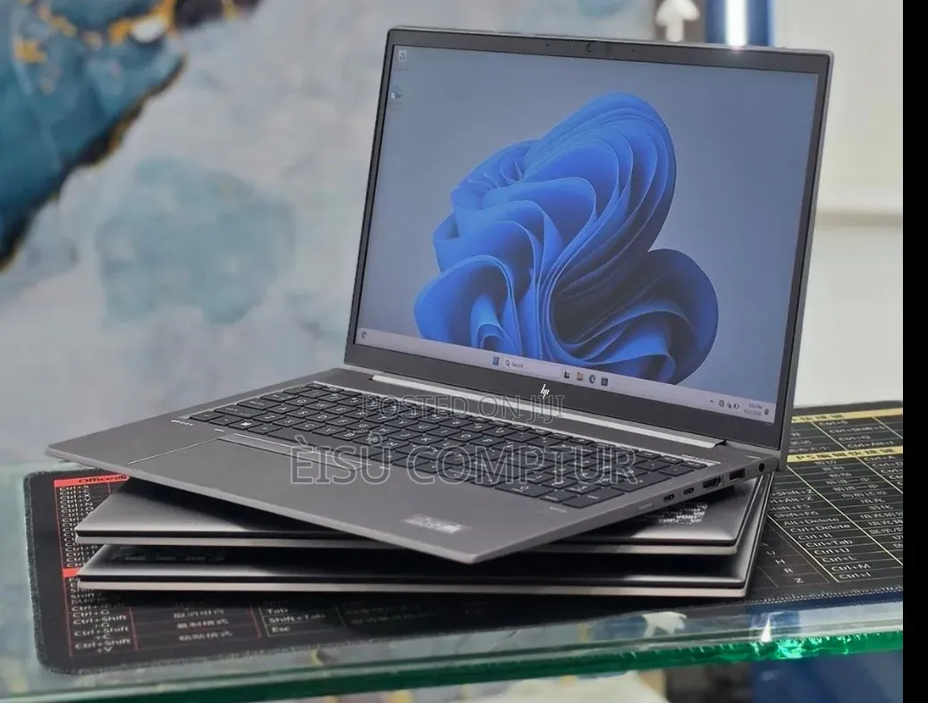 New Laptop HP ZBook Studio G8 16GB Intel Core i5 SSD 512GB