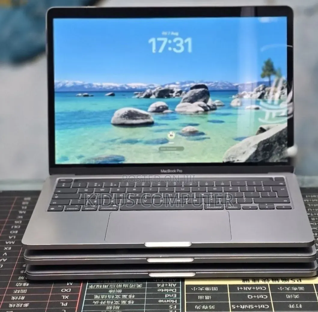 New Laptop Apple MacBook Pro 2020 M1 8GB Apple M1 SSD 512GB