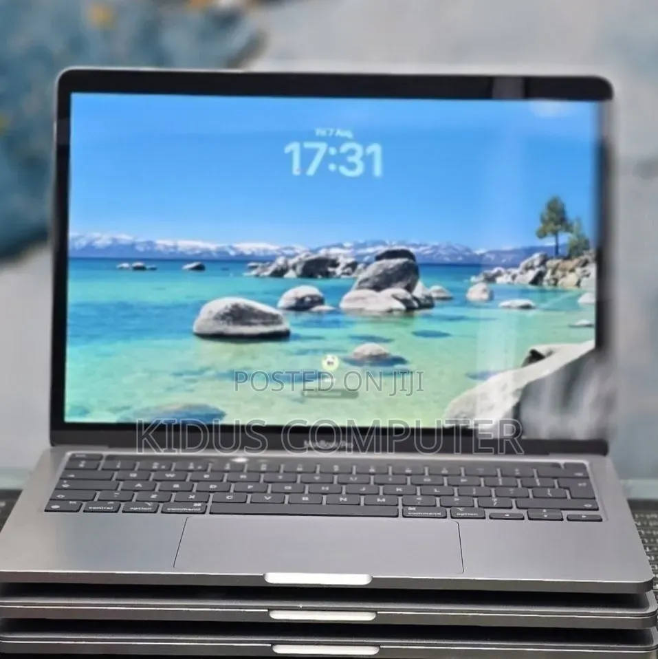New Laptop Apple MacBook Pro 2020 M1 8GB Apple M1 SSD 512GB