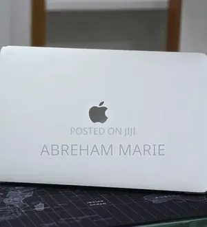 New Laptop Apple MacBook Pro 2017 4GB Intel Core i7 SSD 512GB