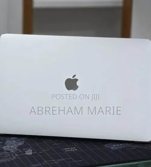 New Laptop Apple MacBook Pro 2017 4GB Intel Core i7 SSD 512GB