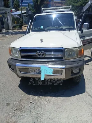 Toyota Land Cruiser 2012 White