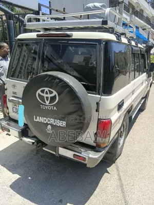 Toyota Land Cruiser 2012 White