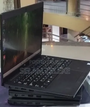 New Laptop Dell Latitude 7390 8GB Intel Core i5 SSD 256GB