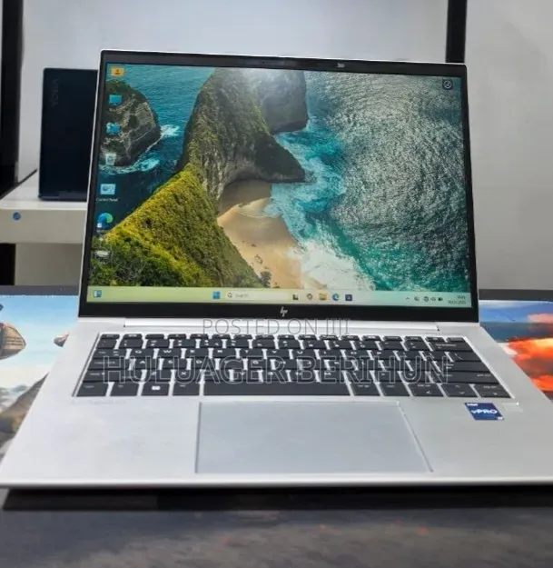 New Laptop HP EliteBook 840 G9 16GB Intel Core i7 SSD 512GB