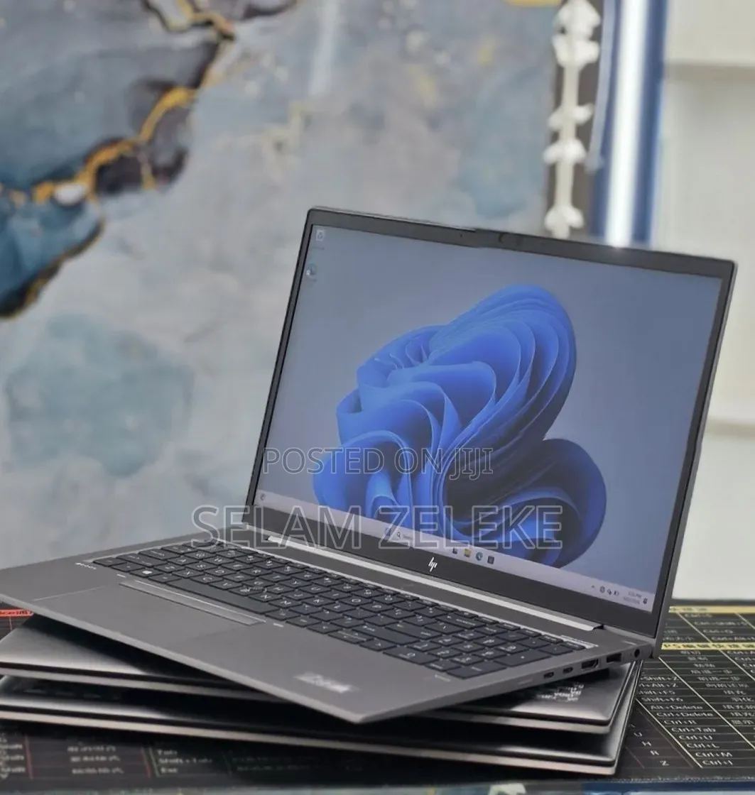 New Laptop HP 16GB Intel Core i5 SSD 512GB
