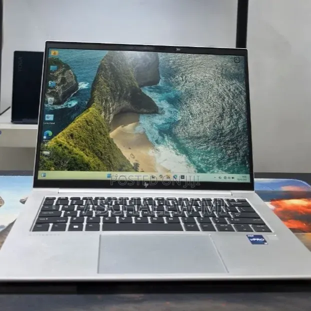 New Laptop HP EliteBook 840 G9 16GB Intel Core i7 SSD 512GB