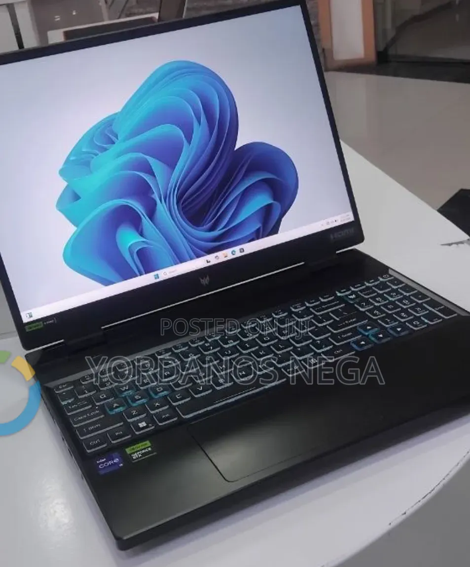 New Laptop Acer Predator Helios 18 PH18-71 16GB Intel Core i9 SSD 1T