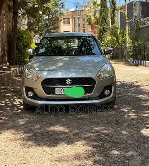 Suzuki Swift 2022 Silver