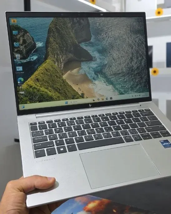 New Laptop HP EliteBook 840 G9 16GB Intel Core i7 SSD 512GB