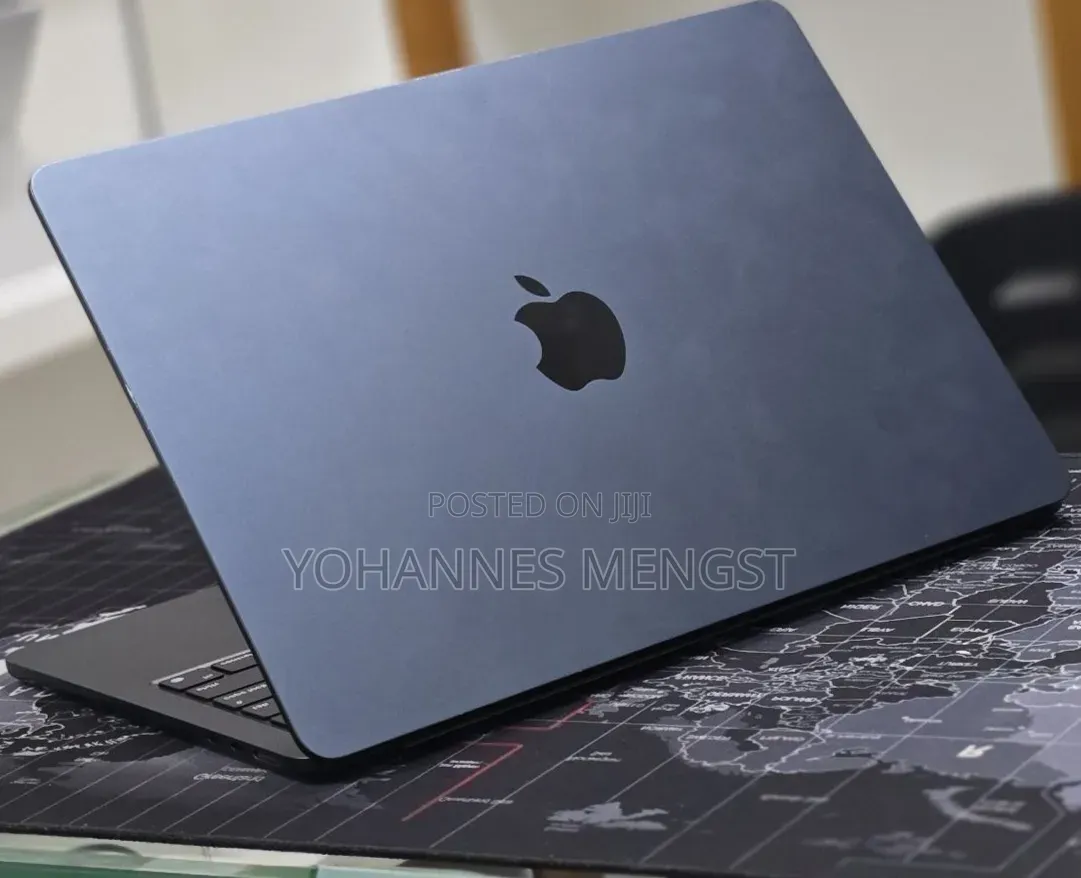 New Laptop Apple MacBook Air 2025 M4 16GB Apple M4 SSD 256GB