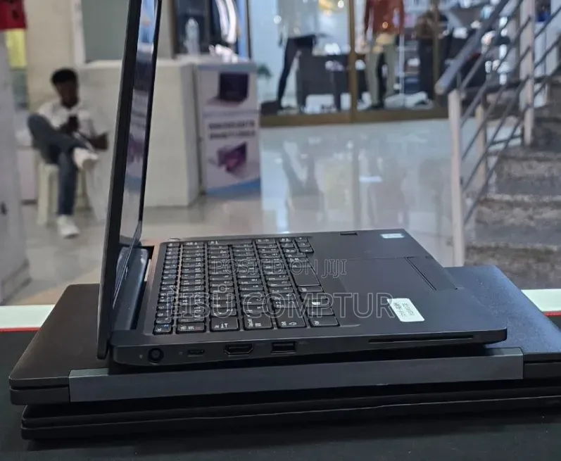 New Laptop Dell Latitude 7390 8GB Intel Core i5 SSD 256GB