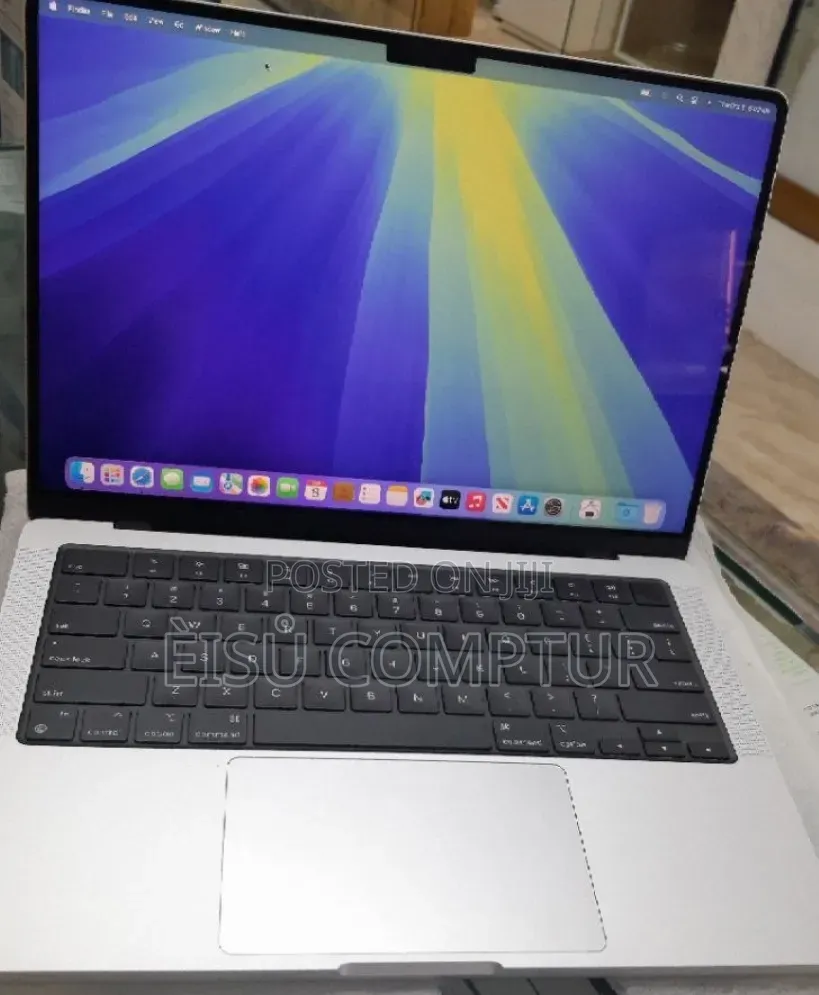 New Laptop Apple MacBook Pro 2024 M4 24GB Apple M4 Pro SSD 512GB