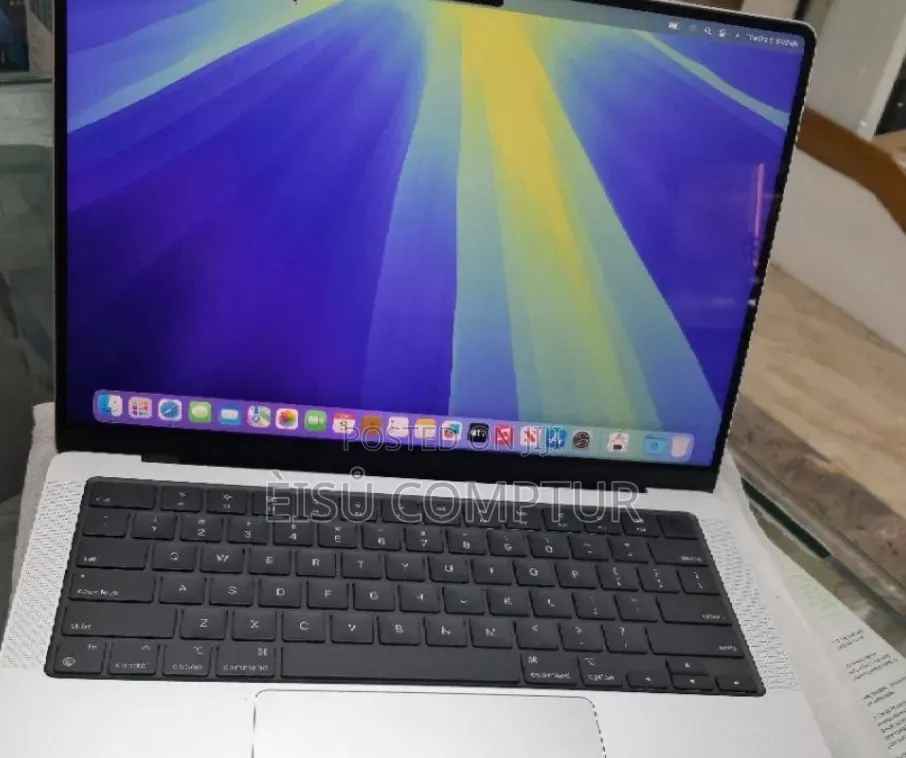 New Laptop Apple MacBook Pro 2024 M4 24GB Apple M4 Pro SSD 512GB