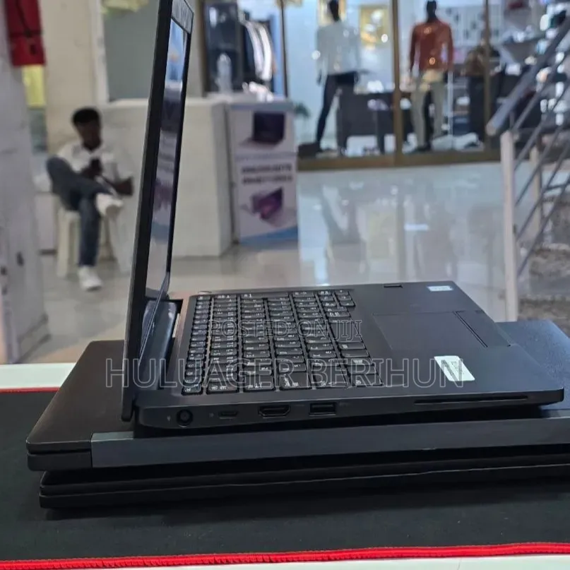 New Laptop Dell Latitude 7390 8GB Intel Core i5 SSD 256GB