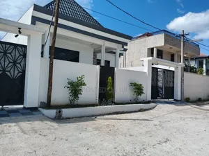 3bdrm Villa in For Sale 250 Sqm, Bole for sale
