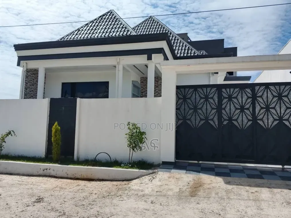 3bdrm Villa in For Sale 250 Sqm, Bole for sale