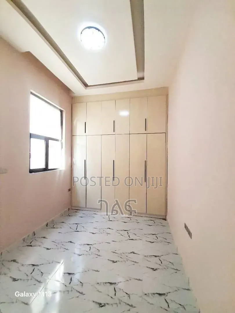 3bdrm Villa in For Sale 250 Sqm, Bole for sale
