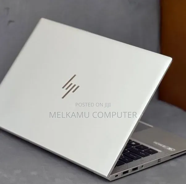 New Laptop HP EliteBook 830 G8 16GB Intel Core i7 SSD 512GB