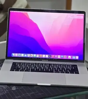 New Laptop Apple MacBook Pro 2017 4GB Intel Core i7 SSD 512GB