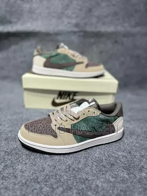  Travis Scott X Air Jordan 1 Low OG