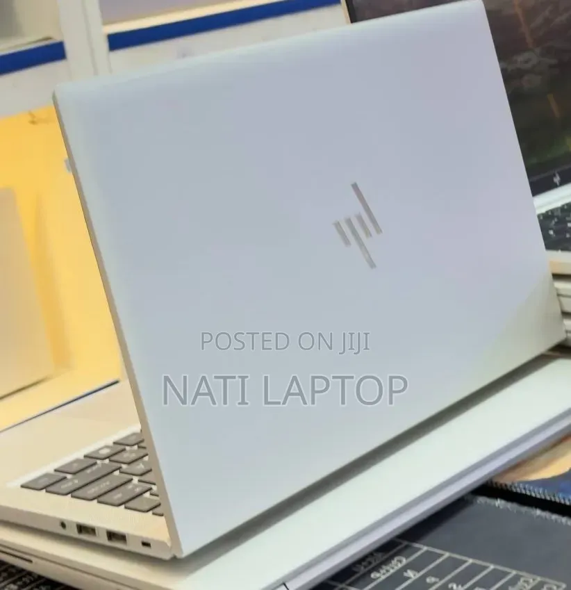New Laptop HP EliteBook 830 G8 8GB Intel Core i7 SSD 512GB