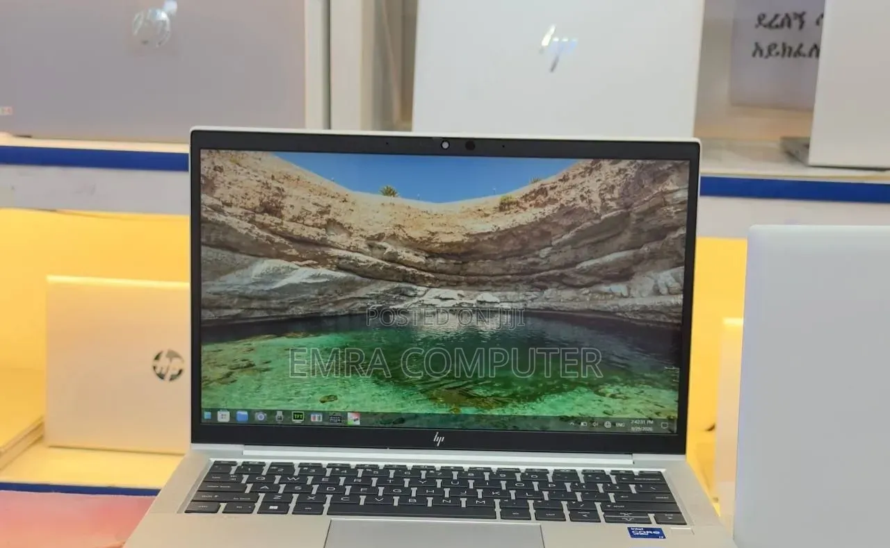 New Laptop HP EliteBook 830 G8 8GB Intel Core i7 SSD 512GB