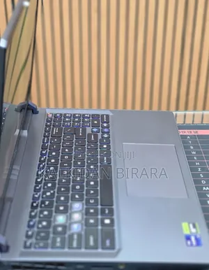 New Laptop MSI Vector GP68 HX 13V 16GB Intel Core i9 SSD 1T
