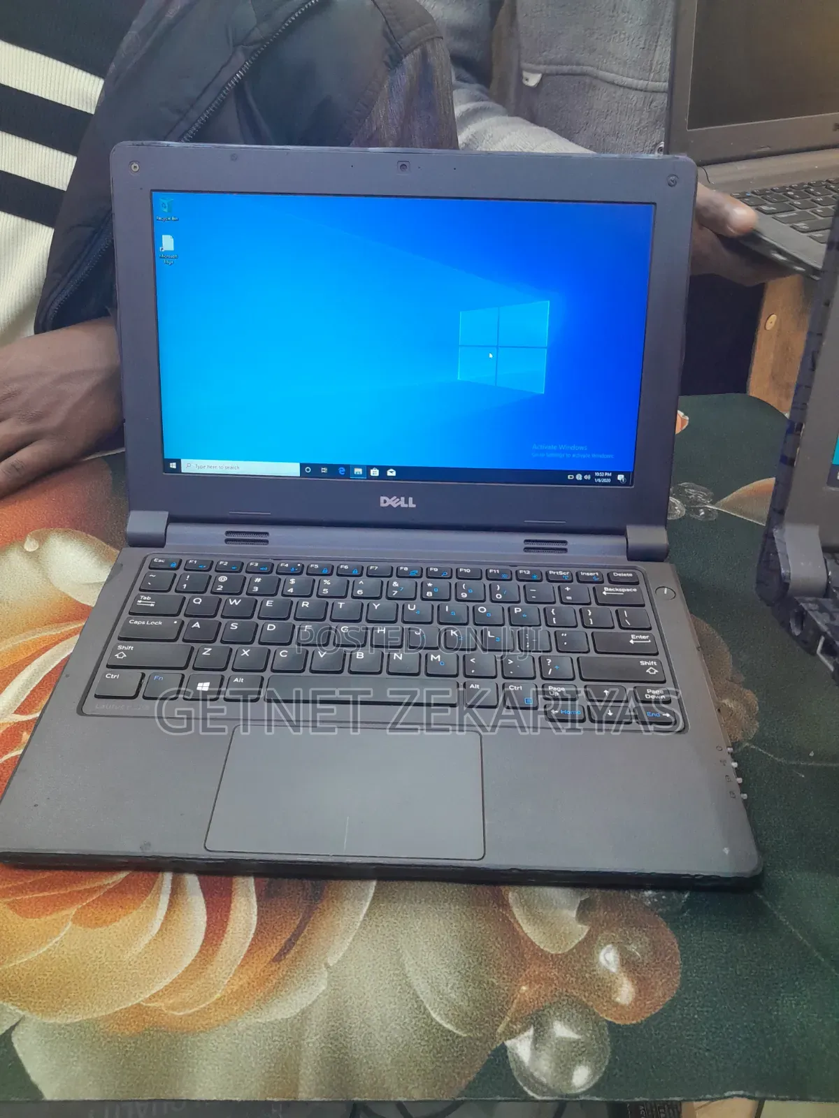 New Laptop Dell Latitude 3390 4GB AMD A6 HDD 320GB