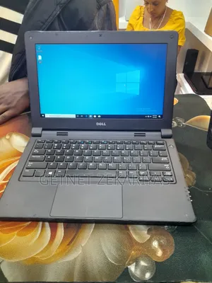 New Laptop Dell Latitude 3390 4GB AMD A6 HDD 320GB