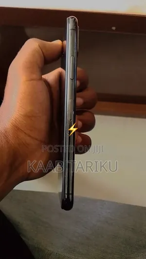 Apple iPhone X 64 GB Black