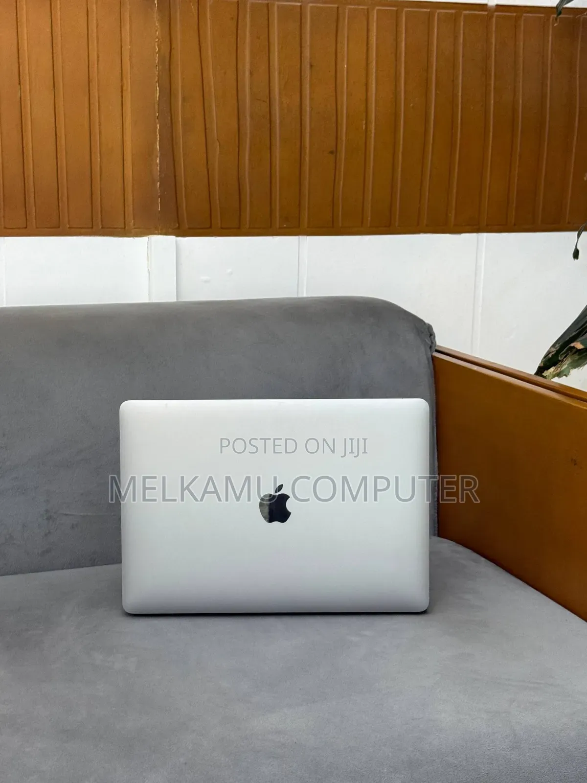 New Laptop Apple MacBook Air 2020 M1 8GB Apple M1 SSD 256GB