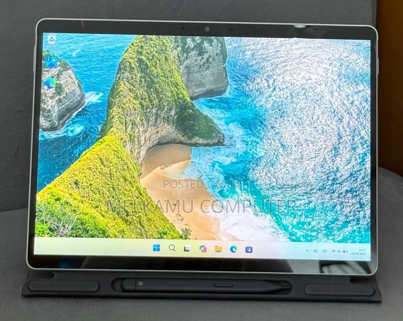 New Laptop Microsoft Surface Pro 8 8GB Intel Core i5 SSD 256GB