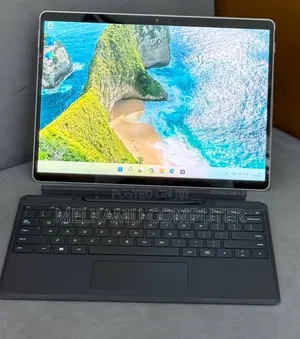 New Laptop Microsoft Surface Pro 8 8GB Intel Core i5 SSD 256GB