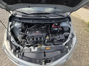 Toyota Yaris 2014 Silver