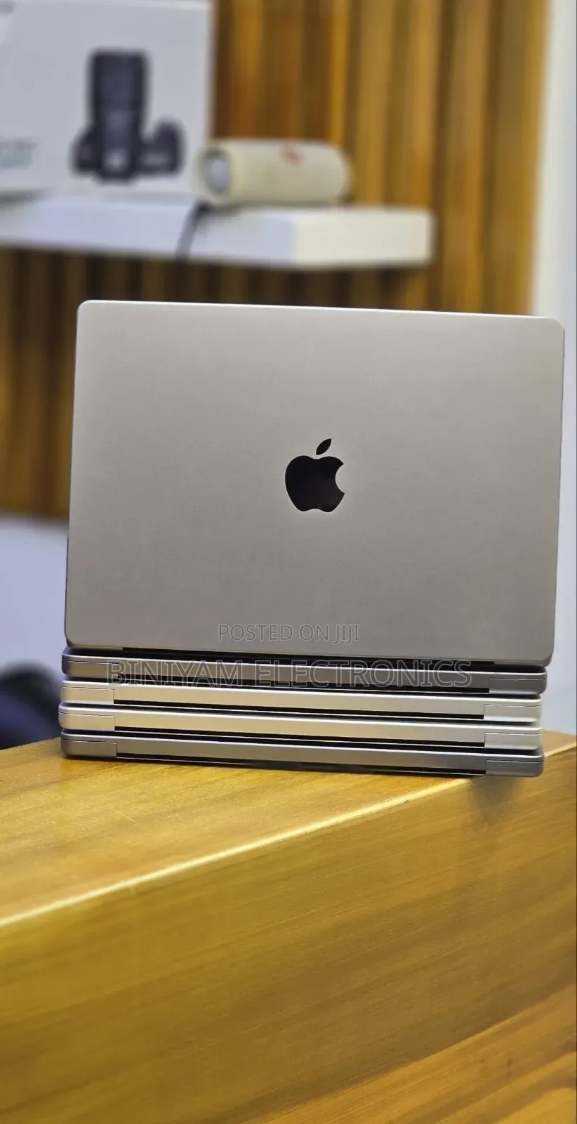New Laptop Apple MacBook Pro 2020 M1 8GB Apple M1 Pro SSD 512GB