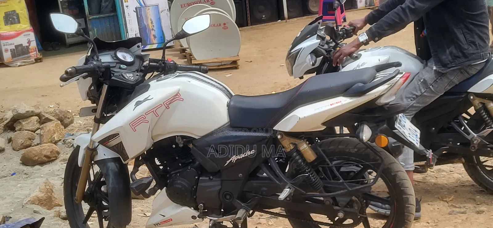TVS Apache 180 RTR 2020 White