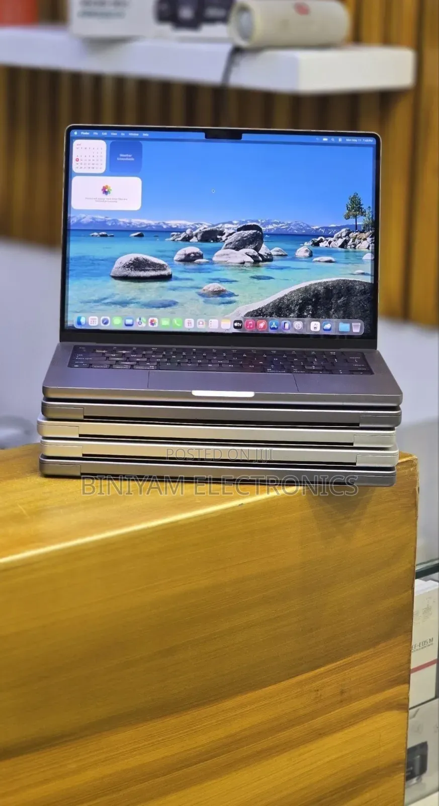New Laptop Apple MacBook Pro 2020 M1 16GB Apple M1 Pro SSD 512GB