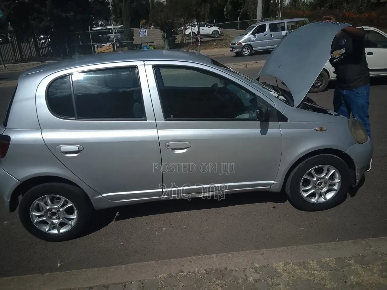 Toyota Vitz 1999 Silver