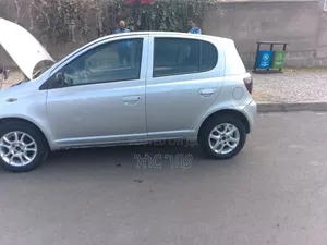 Toyota Vitz 1999 Silver