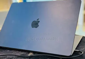 New Laptop Apple MacBook Air 2024 M3 8GB Apple M3 SSD 256GB
