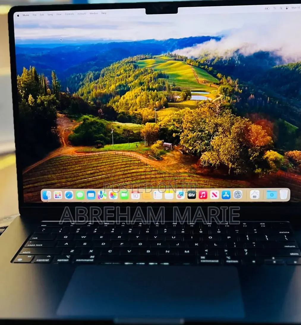 New Laptop Apple MacBook Air 2024 M3 8GB Apple M3 SSD 256GB