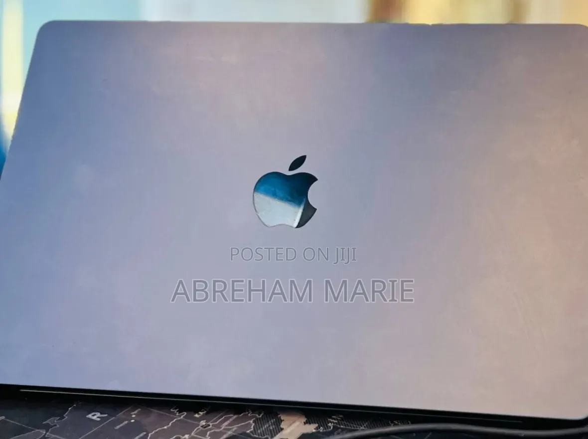 New Laptop Apple MacBook Air 2024 M3 8GB Apple M3 SSD 256GB