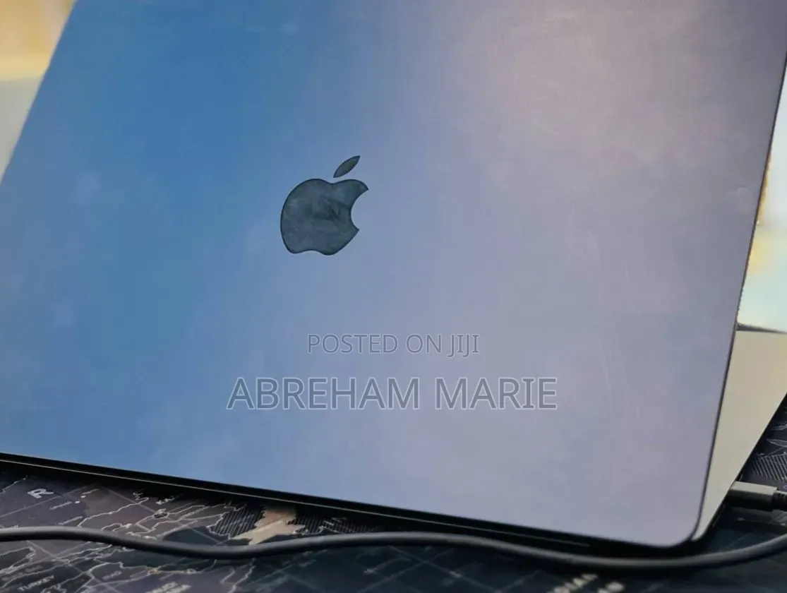 New Laptop Apple MacBook Air 2024 M3 8GB Apple M3 SSD 256GB