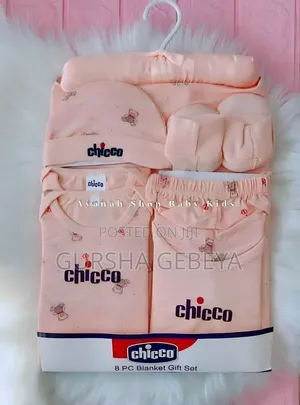 Chicco 8 PC Blanket Gift Set