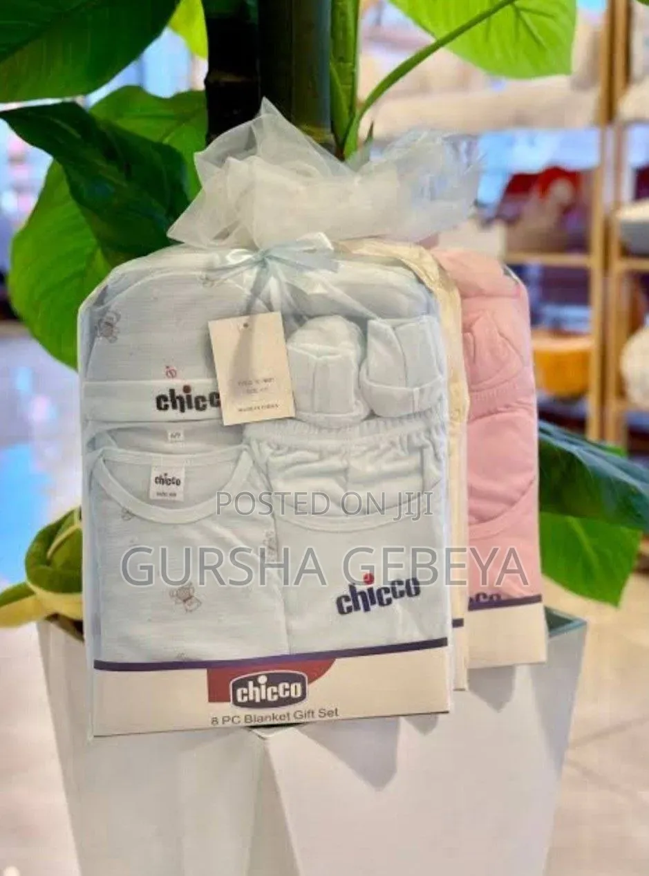 Chicco 8 PC Blanket Gift Set